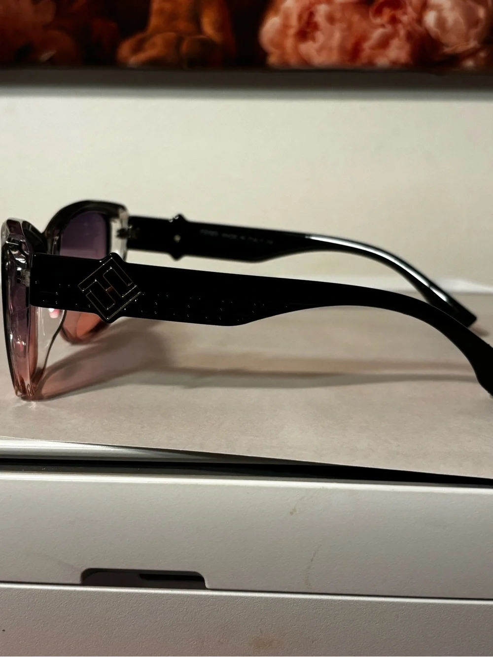 Brand new Fashion Black Frame Sunglasses with Purple-Pink Gradient Lenses